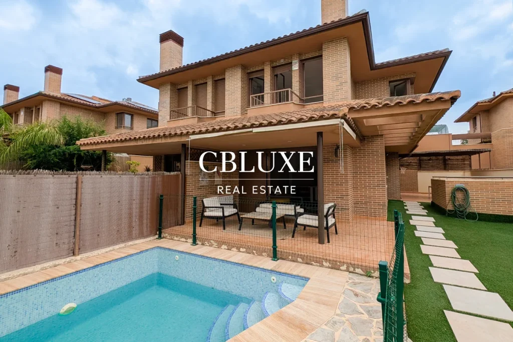 Chalet en Molina de Segura con piscina y 4 dormitorios